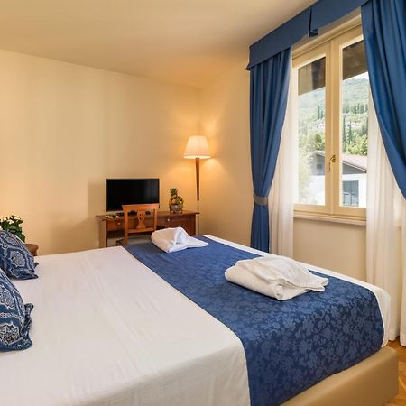 Hotel Galeazzi Gardone Riviera Exterior foto