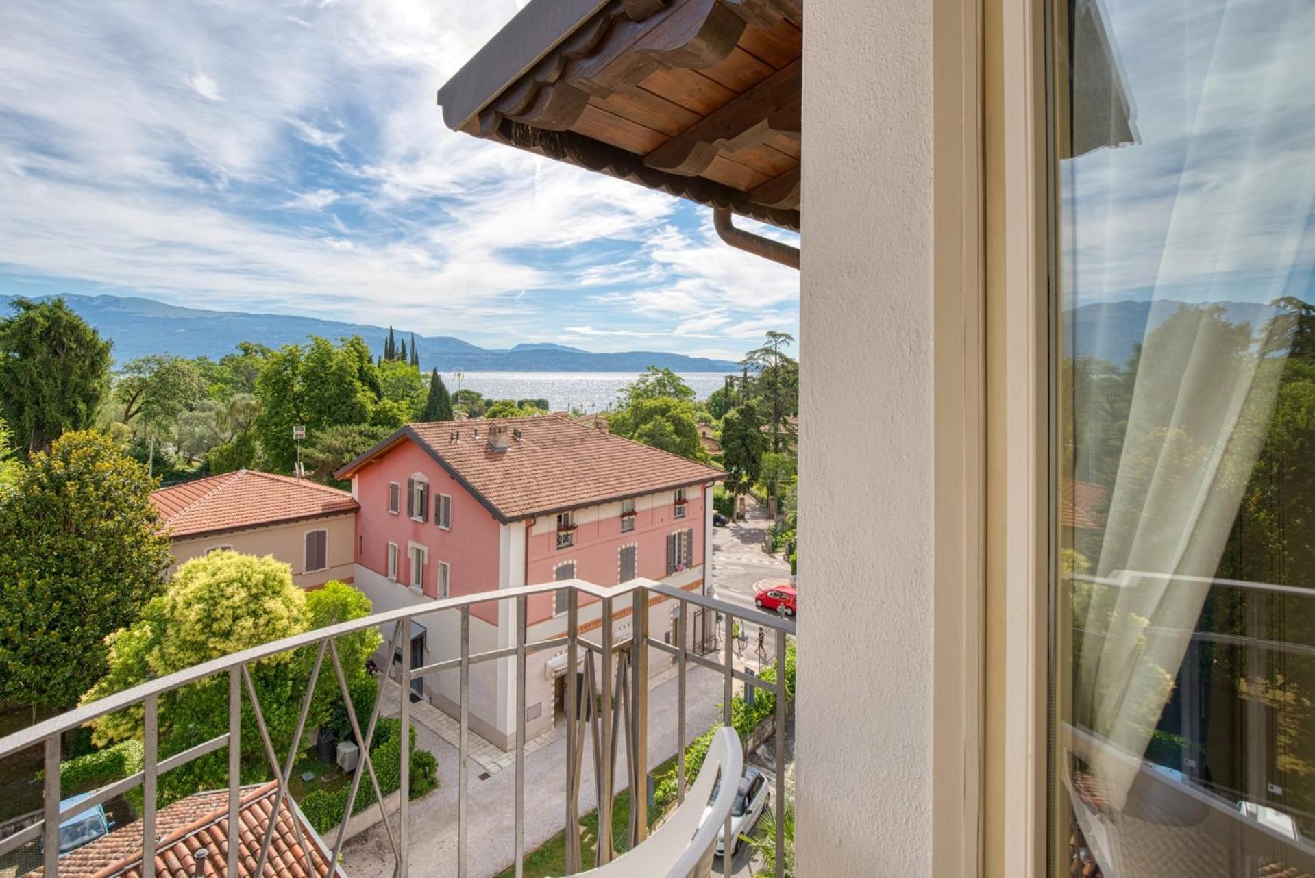 Hotel Galeazzi Gardone Riviera Exterior foto